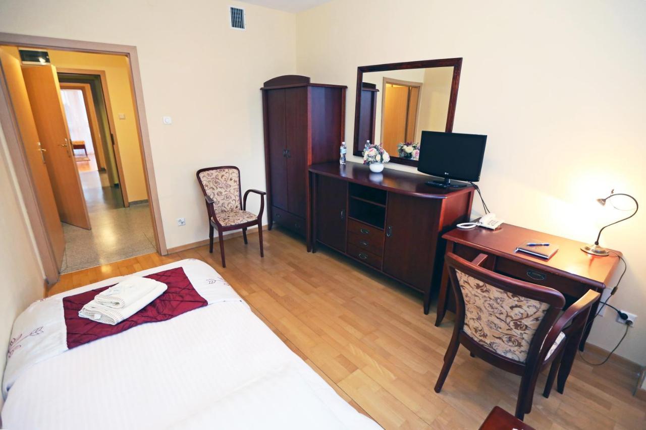 Hotel Uniwersytecki Stary Toruń Dış mekan fotoğraf