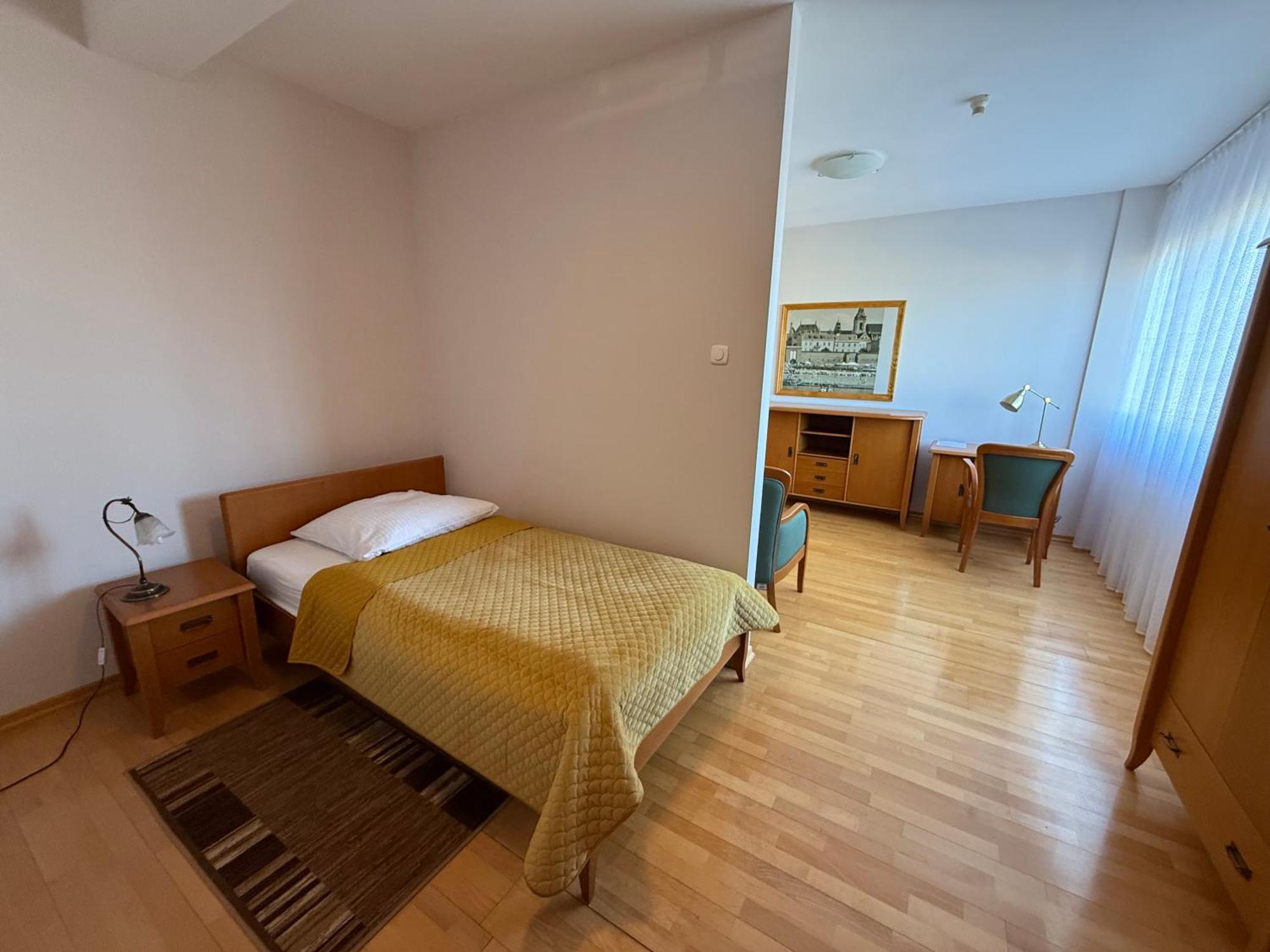 Hotel Uniwersytecki Stary Toruń Dış mekan fotoğraf